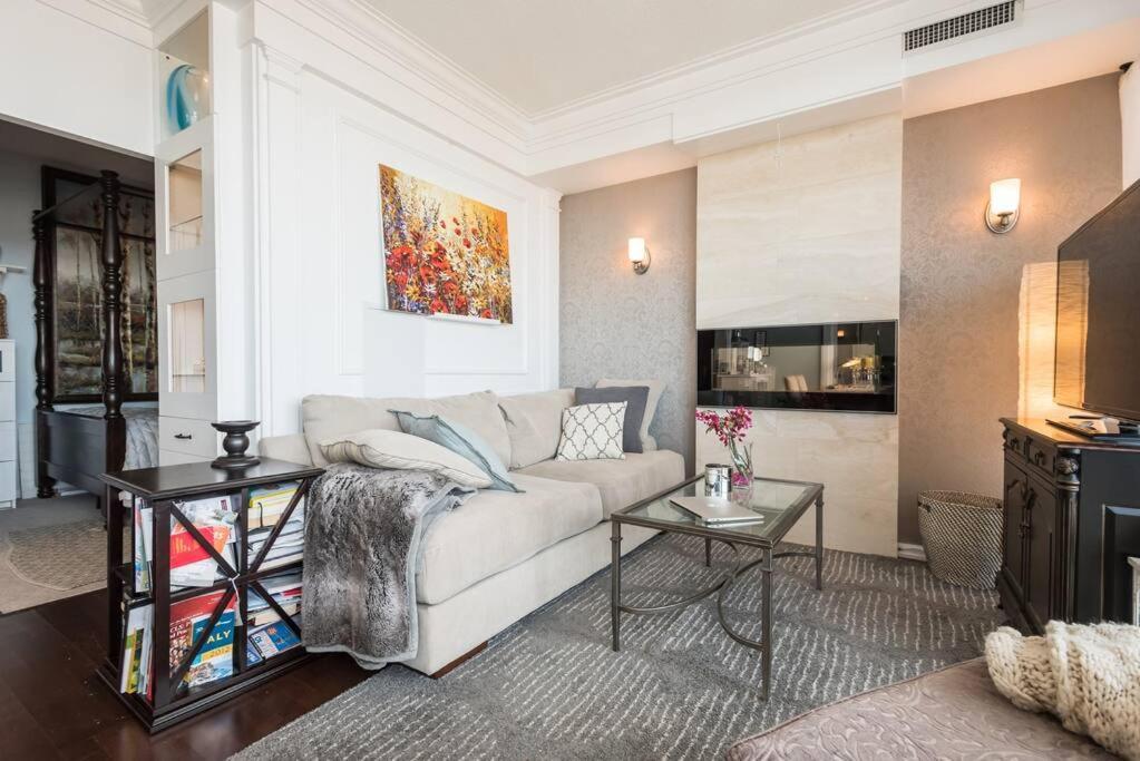 Stunning Condo With Fantastic View Of The City! Toronto Kültér fotó