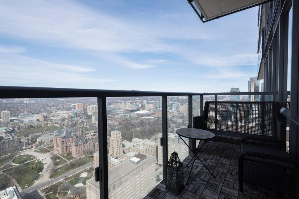 Stunning Condo With Fantastic View Of The City! Toronto Kültér fotó