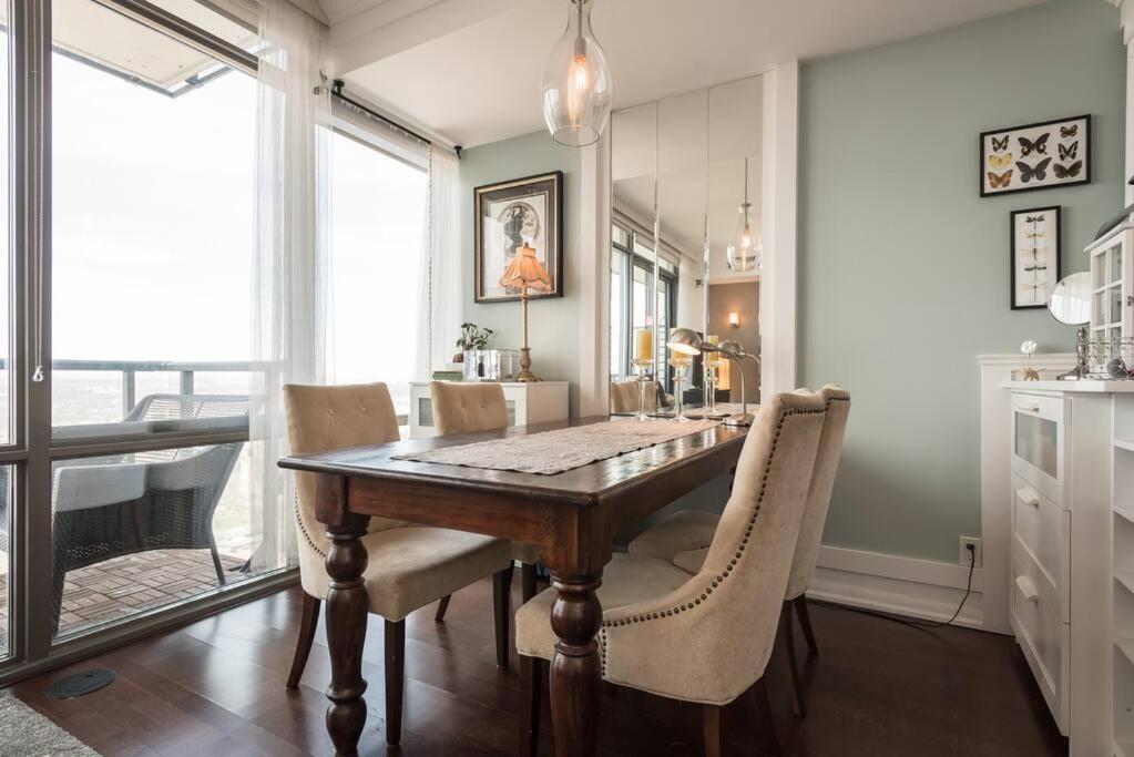 Stunning Condo With Fantastic View Of The City! Toronto Kültér fotó